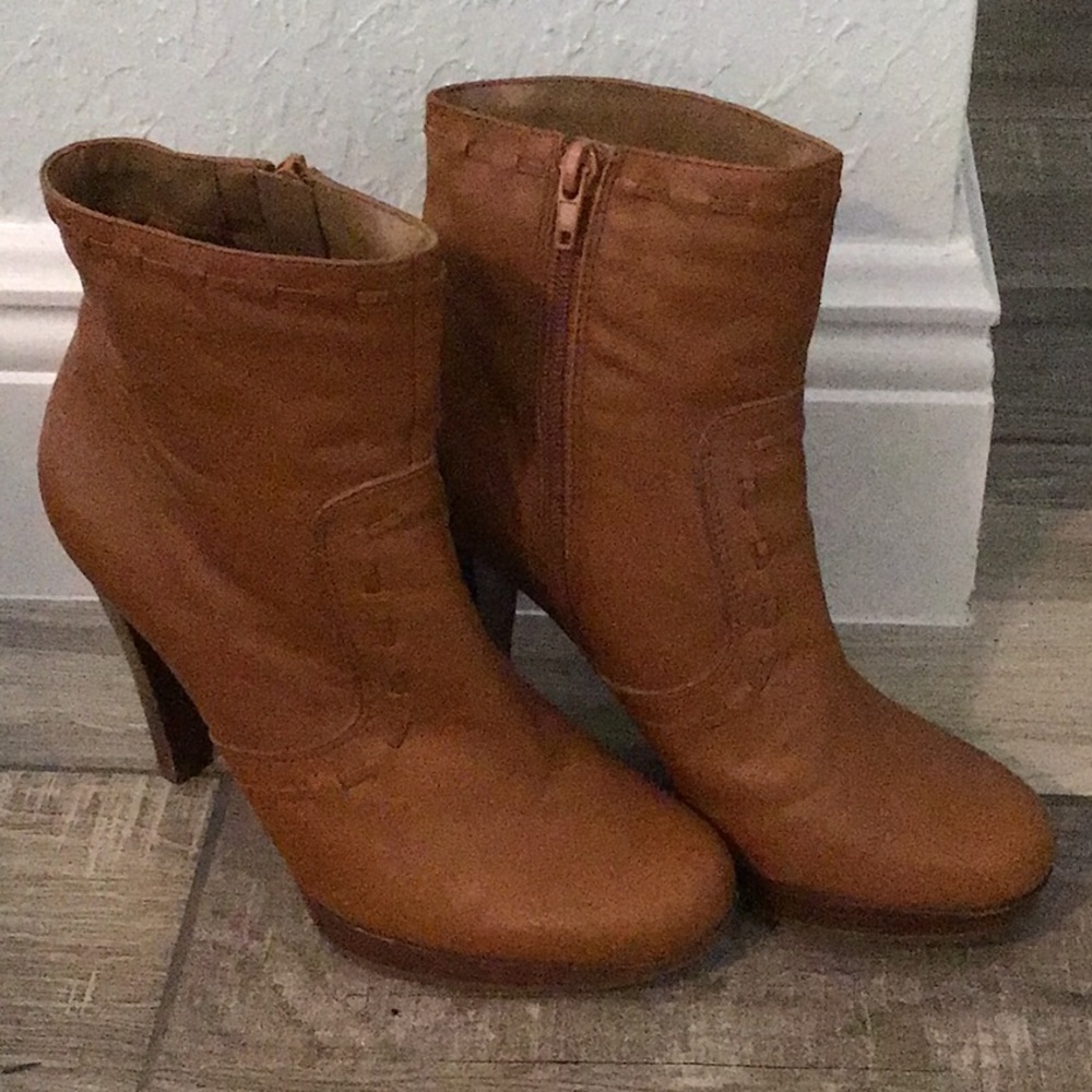 Guess brown boots Sale 3 for $20